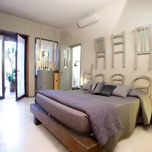 Bed+art Couette-café